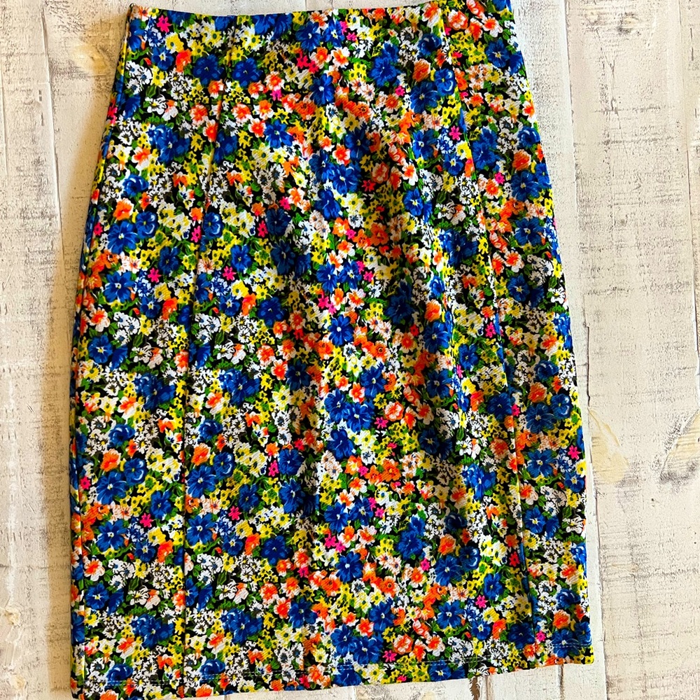 Boutique floral pencil skirt ~ medium
